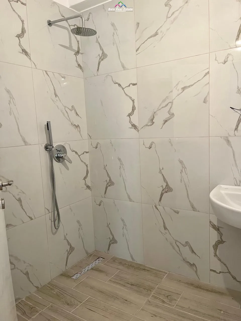Zyre me qera 2+1 tek Kompleksi ASL/Zirkon (ID BZ2518) Tirane.