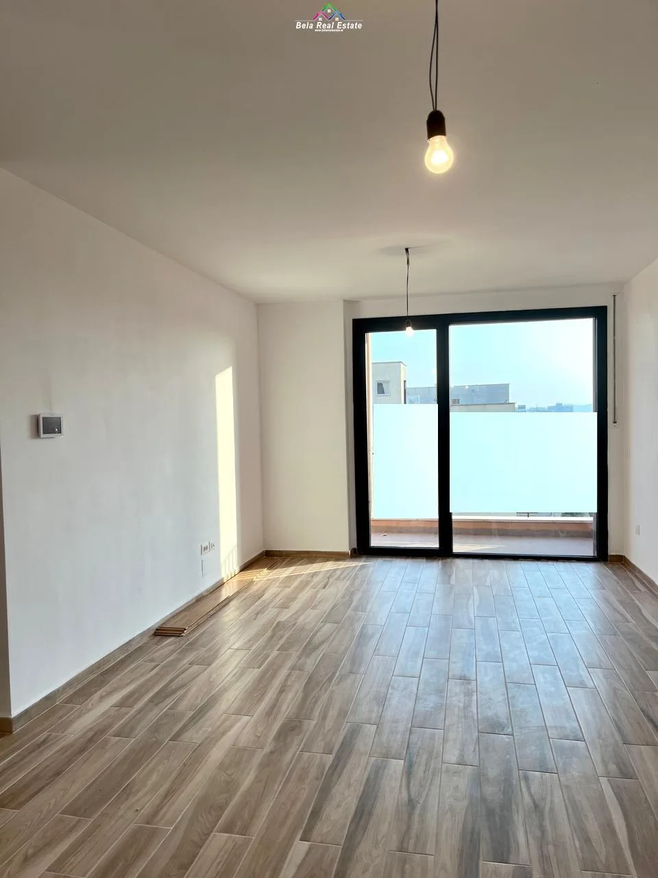 Zyre me qera 2+1 tek Kompleksi ASL/Zirkon (ID BZ2518) Tirane.