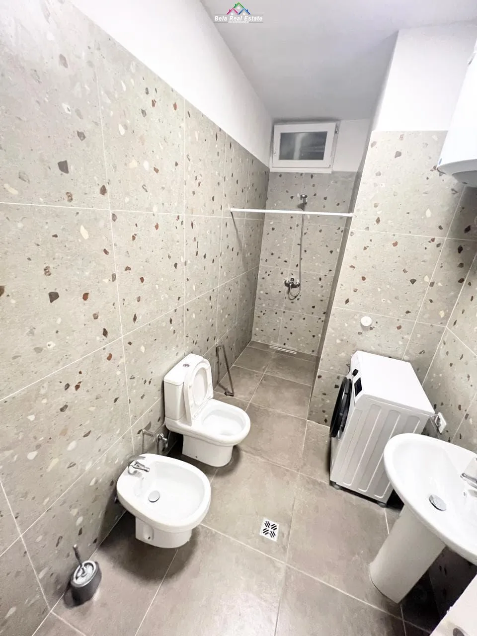 Apartament Me Qera 2+1 Tek Rruga 5 Maj (ID B2201471) Tirane