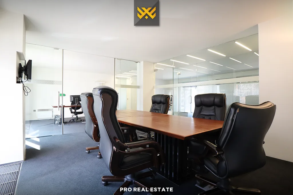 Lokal 200m² për #SHITJE në Aktash