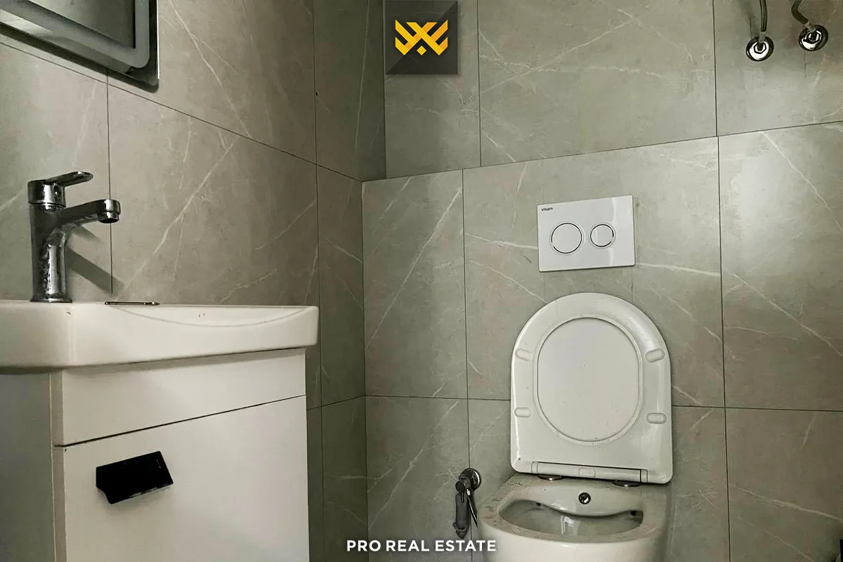 Lokal 128m² për #SHITJE në Bregun e Diellit