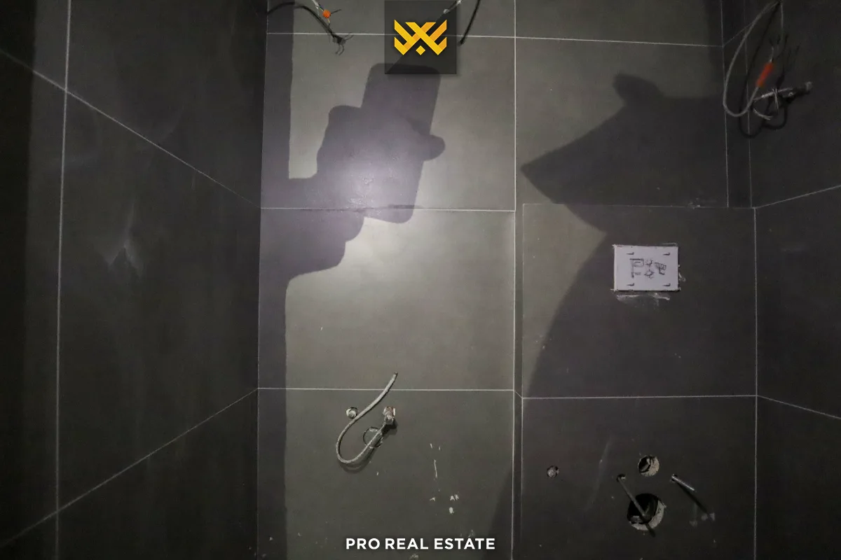 Lokal 153m² me #QIRA në Bregun e Diellit