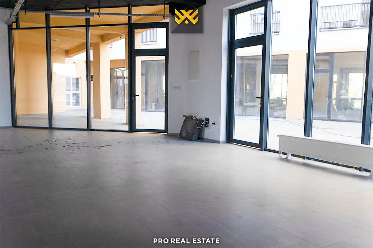 Lokal 496m² + 630m² me #QIRA në Fushë Kosovë.