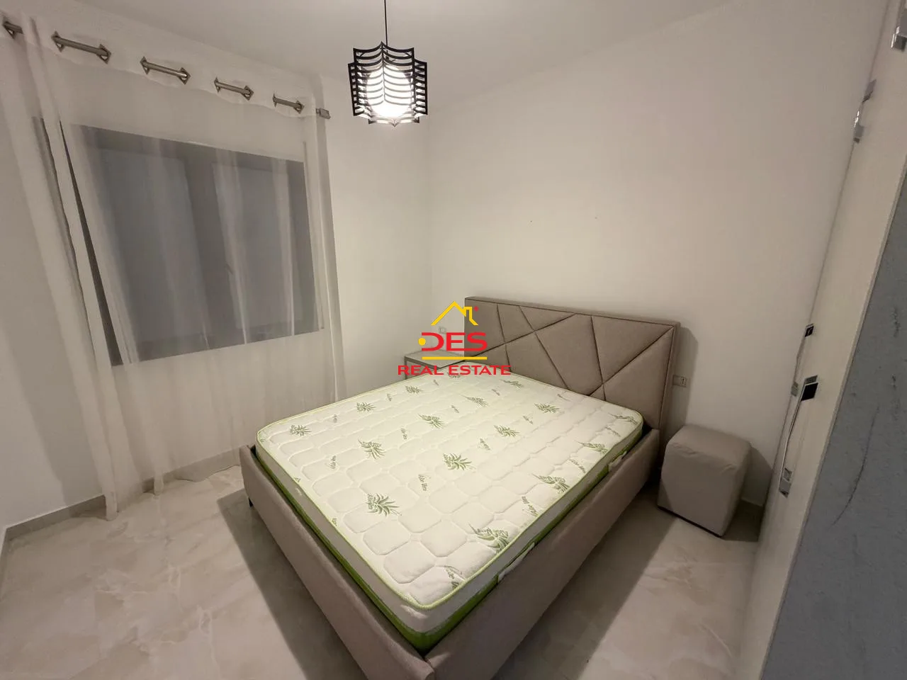 Jepet me qira apartament 1+1 pranë shkollës së e muzikës, vlorë.