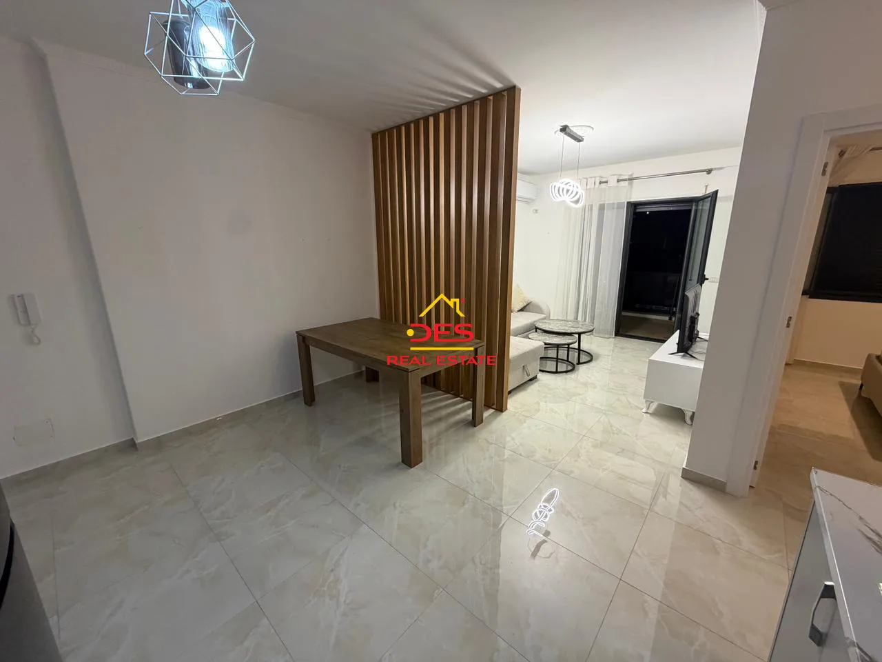 Jepet me qira apartament 1+1 pranë shkollës së e muzikës, vlorë.