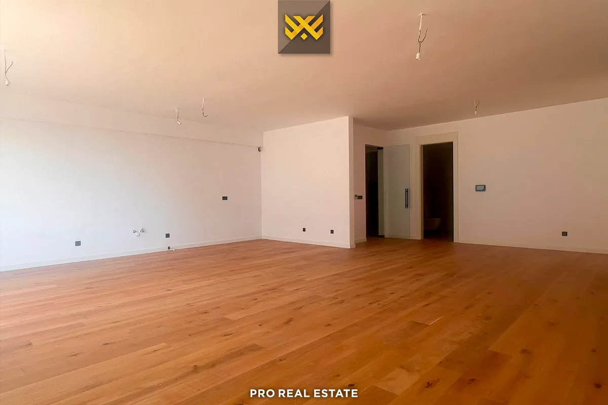 Terracier 130m² + 40m² me #QIRA në Lagjen Marigona Hill