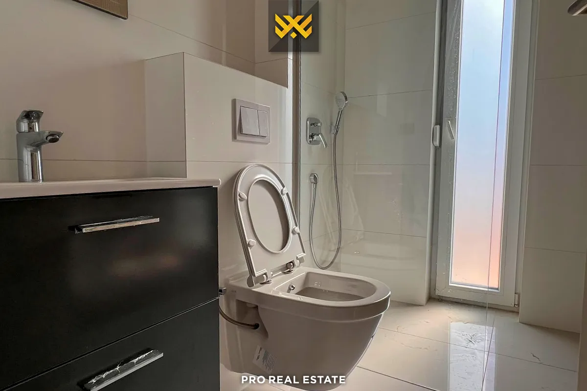 Terracier 130m² + 40m² me #QIRA në Lagjen Marigona Hill