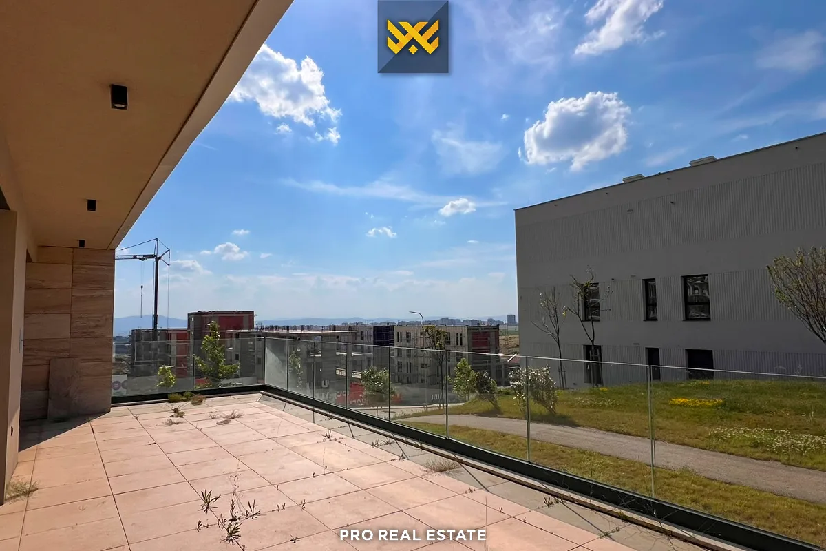 Terracier 130m² + 40m² me #QIRA në Lagjen Marigona Hill