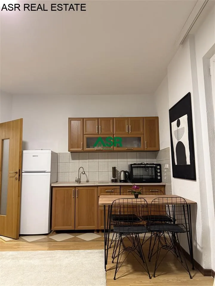 #ID:4089 Banesë 67m2 me #qira në qender tek parku i qytetit