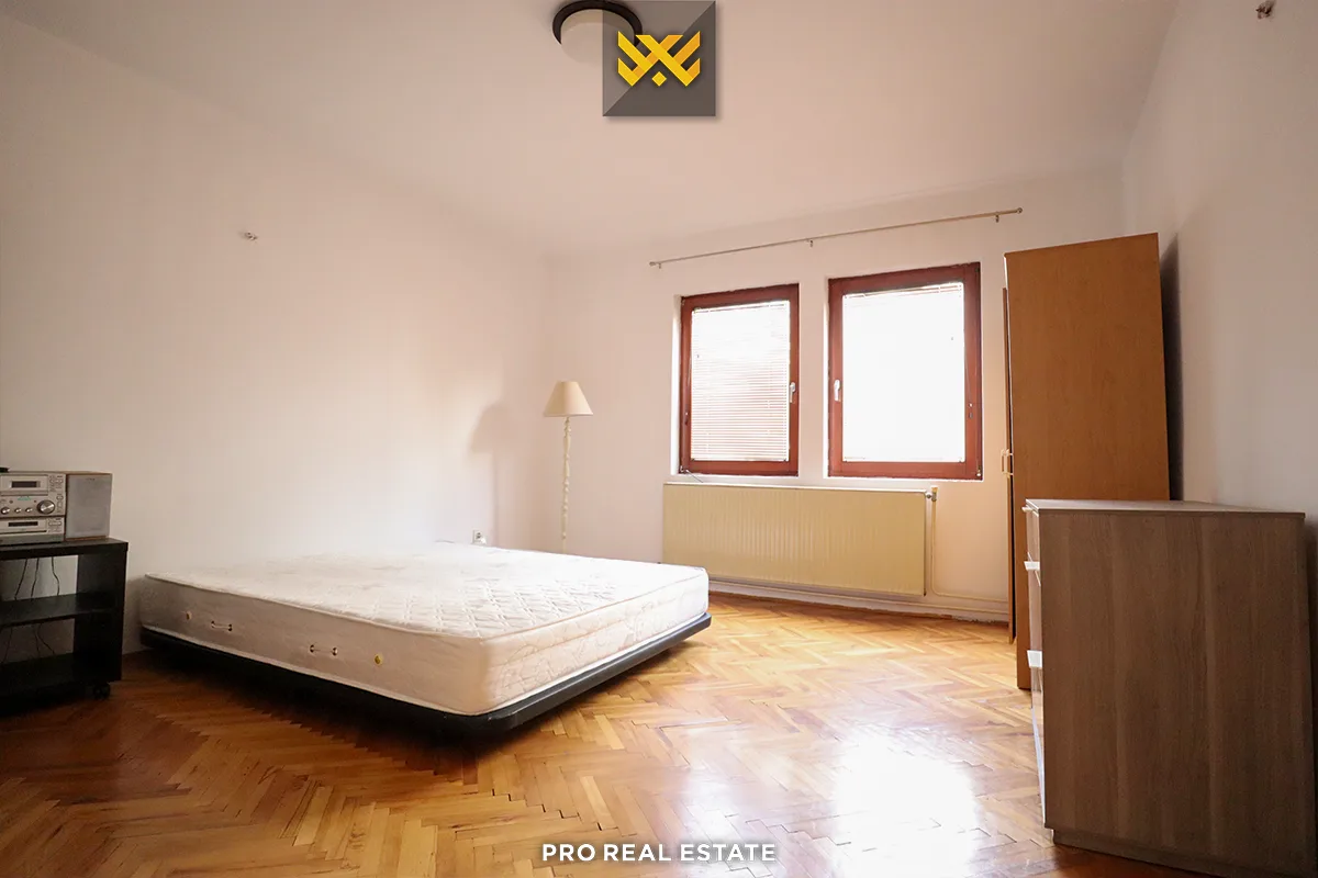 Shtëpi 300m² + 100m² për #SHITJE në Velani