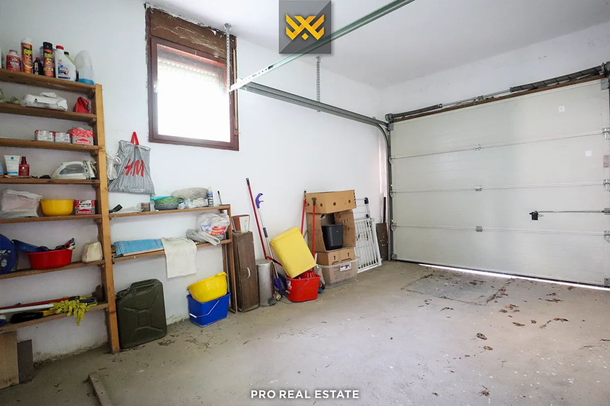 Shtëpi 300m² + 100m² për #SHITJE në Velani
