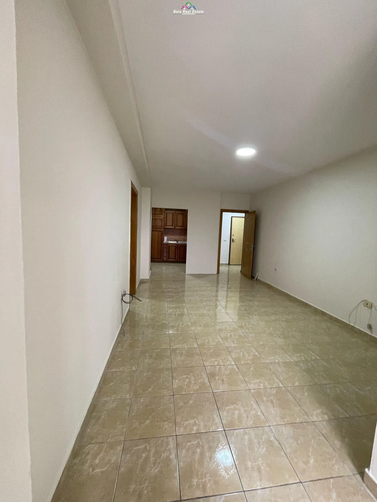 Zyre Me Qera 3+1+2 Tek Ish-Ekspozita (ID BZ2575) Tirane