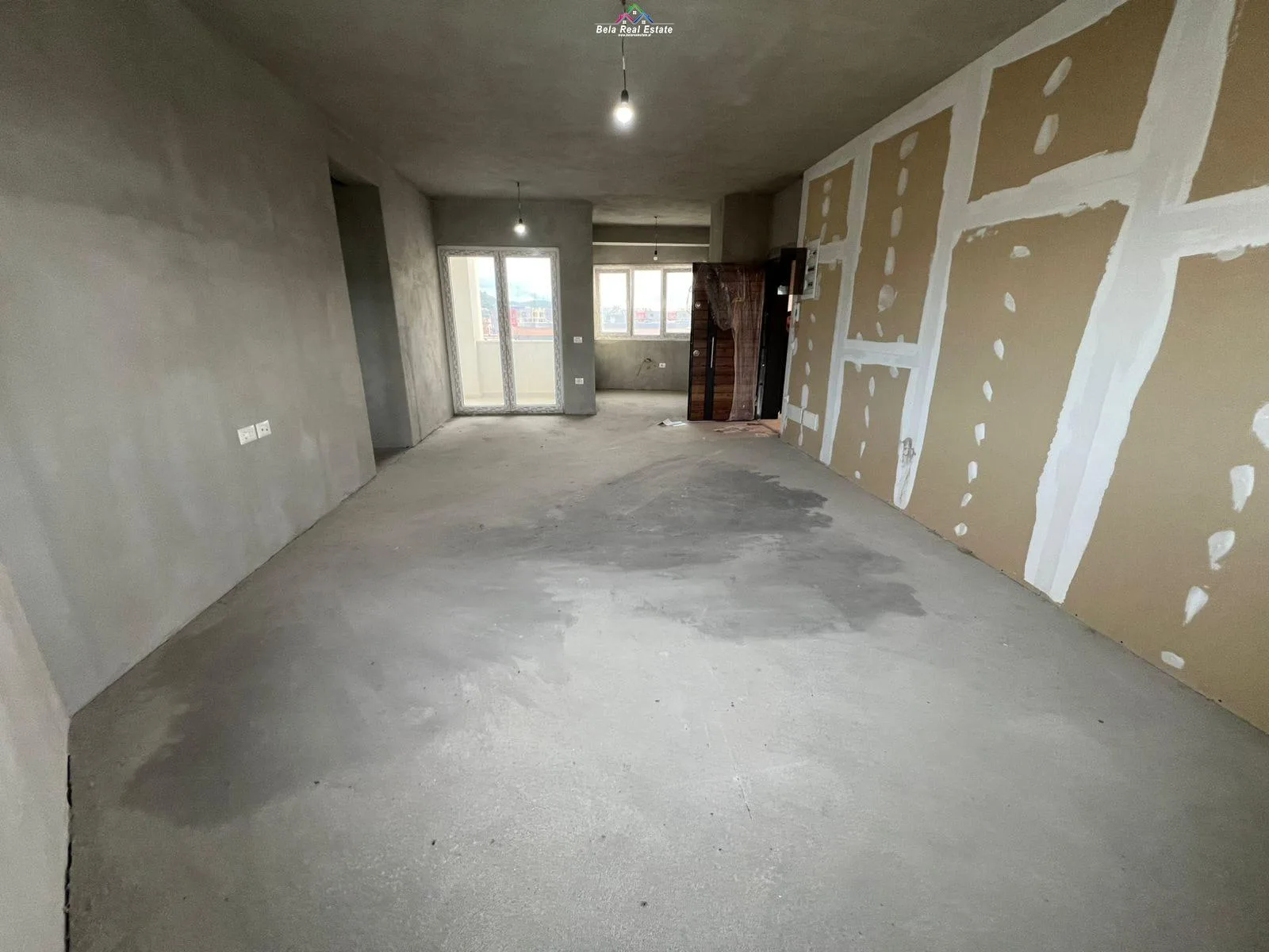 Zyre Me Qera 2+1 Ne Astir (ID BZ2968) Tirane