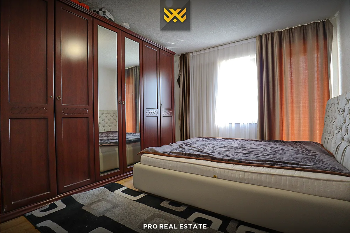 Shtëpi 375m² për #SHITJE në Veternik