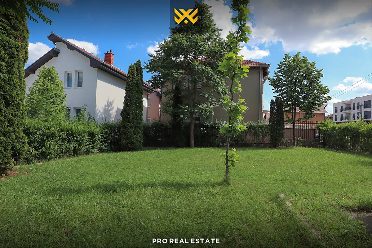 Shtëpi 375m² për #SHITJE në Veternik