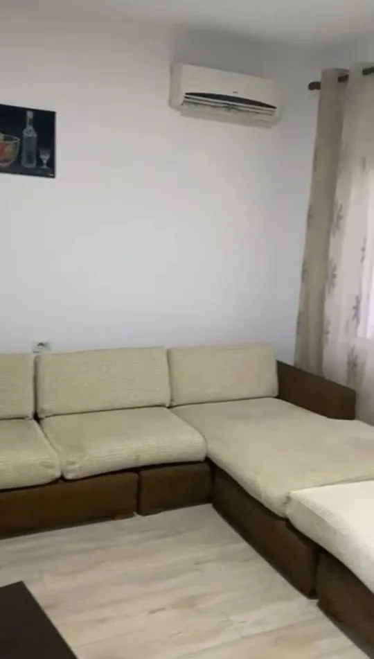 Vile Me Qera 3+1 tek Rruga e Kavajes (ID BV22446) Tirane.