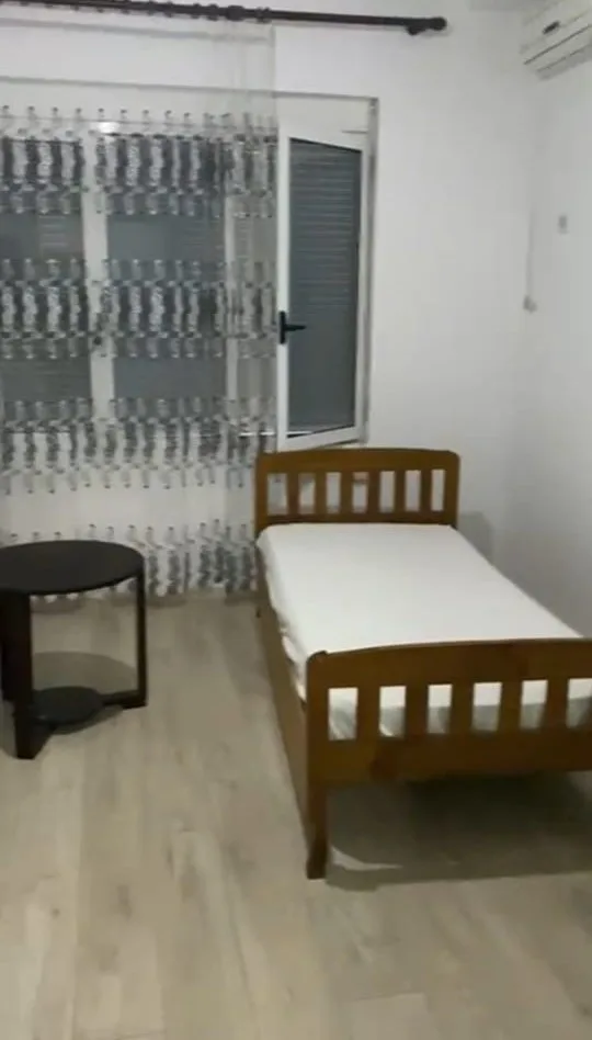 Vile Me Qera 3+1 tek Rruga e Kavajes (ID BV22446) Tirane.