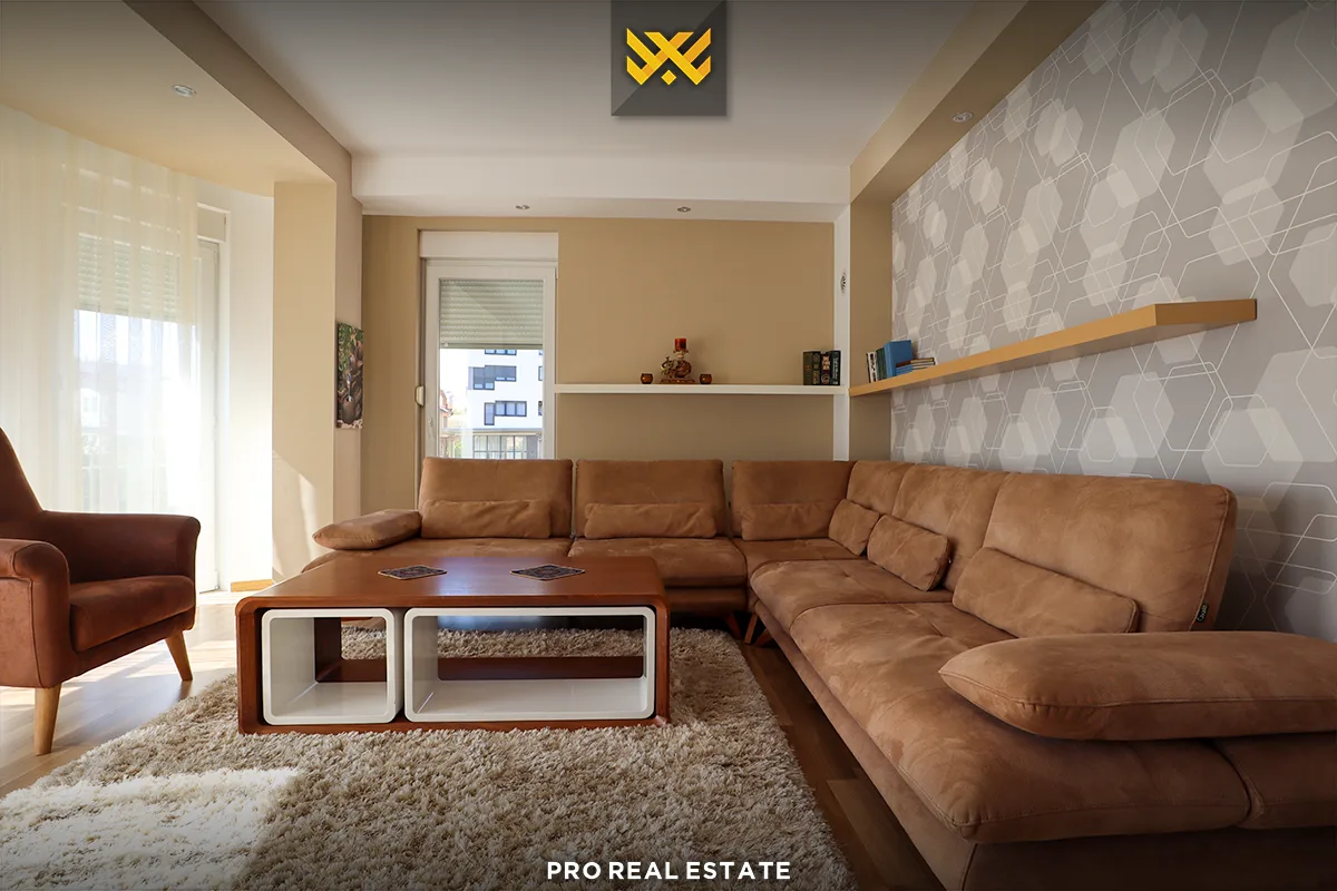 Shtëpi 400m² me #QIRA në Rrugën C