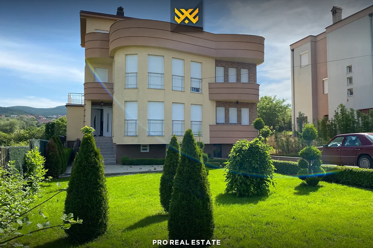 Shtëpi 400m² me #QIRA në Rrugën C