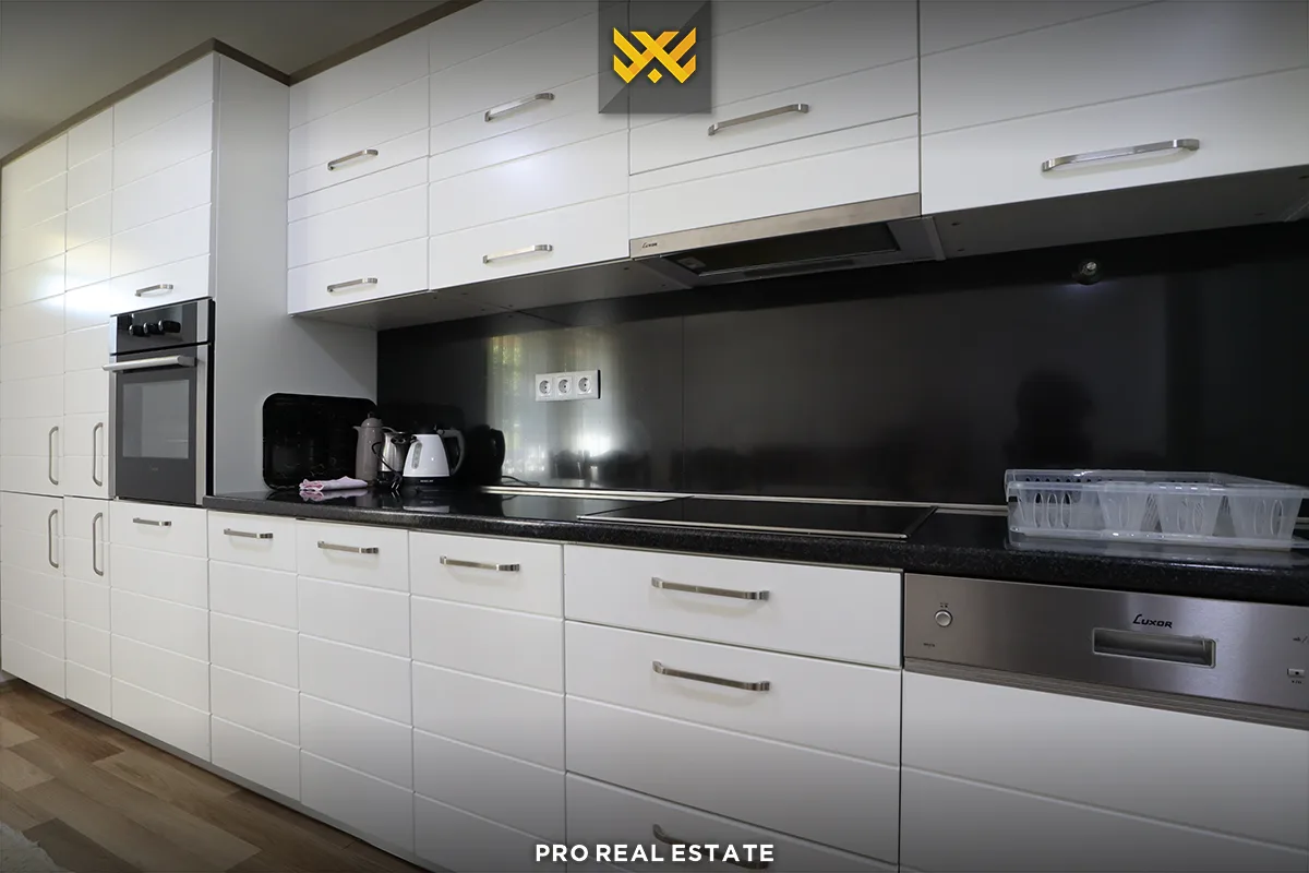Shtëpi 400m² me #QIRA në Rrugën C
