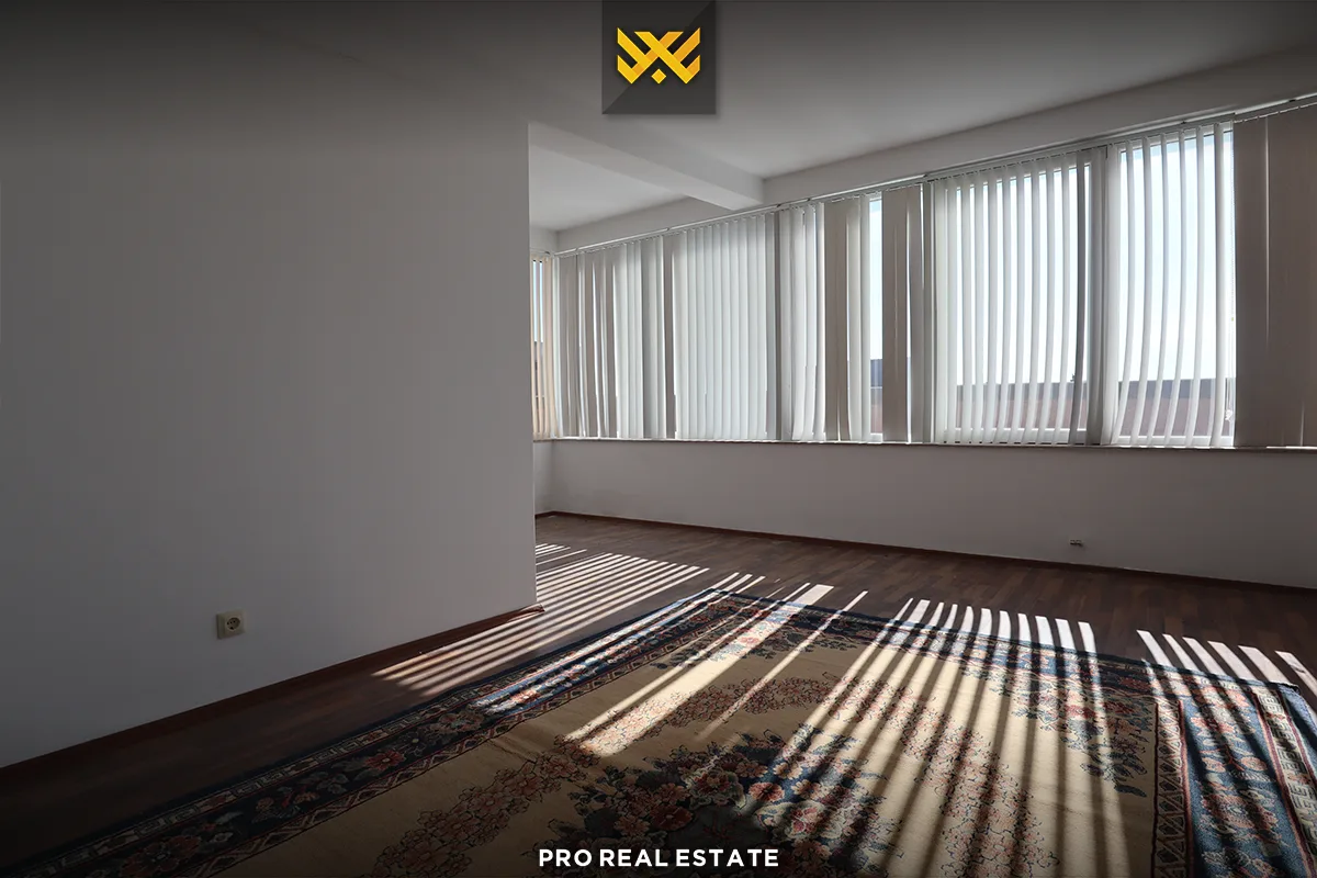 Shtëpi 400m² me #QIRA në Rrugën C