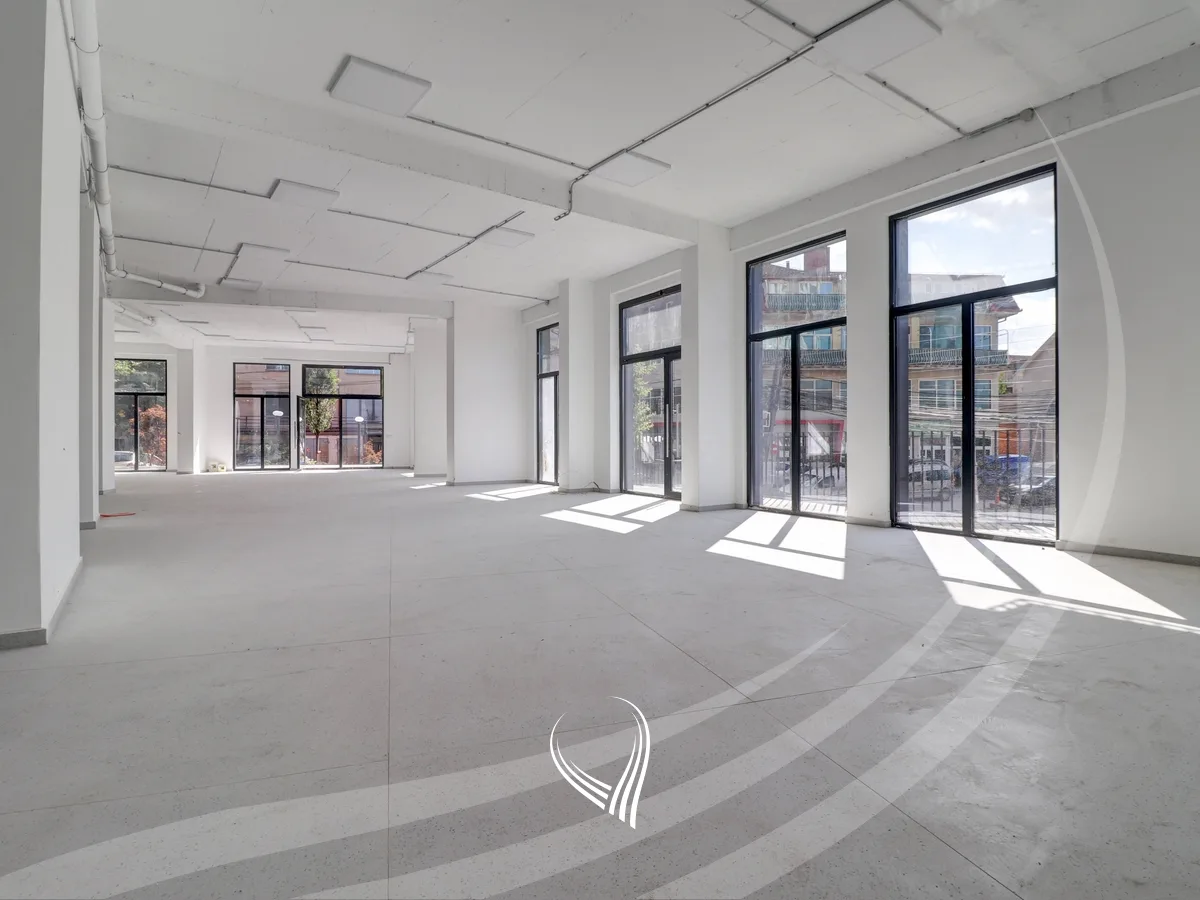 Lokal 550m2 me qira në lagjen Aktash – Kompleksi “Mileniumi”