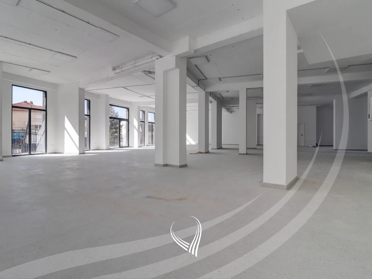 Lokal 550m2 me qira në lagjen Aktash – Kompleksi “Mileniumi”