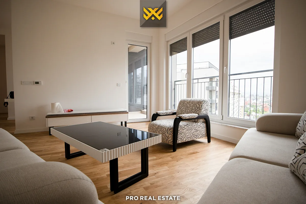 Banesë / Zyrë 117.85m² me #QIRA në Rrugën B.