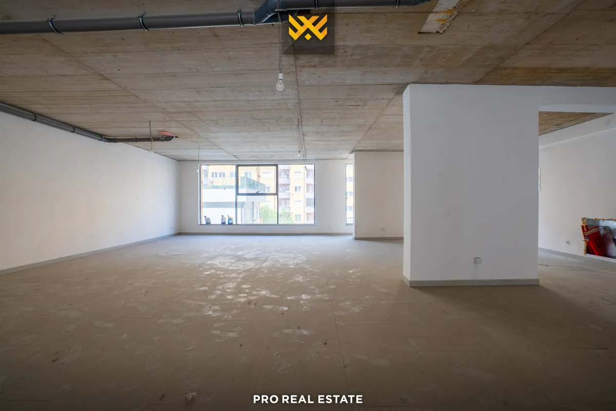 Lokal 200m² me #QIRA në Fushë Kosovë