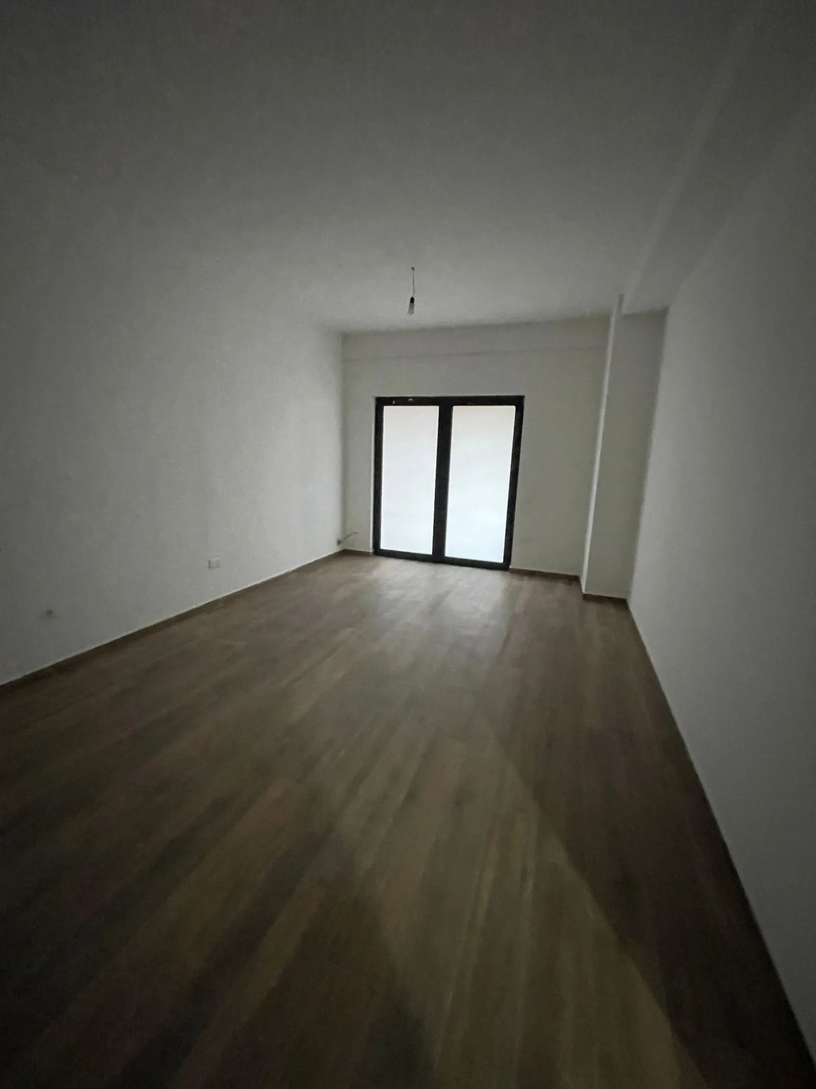 Zyre me Qera tek Farmacia 10 (ID BZ2460) Tirane.