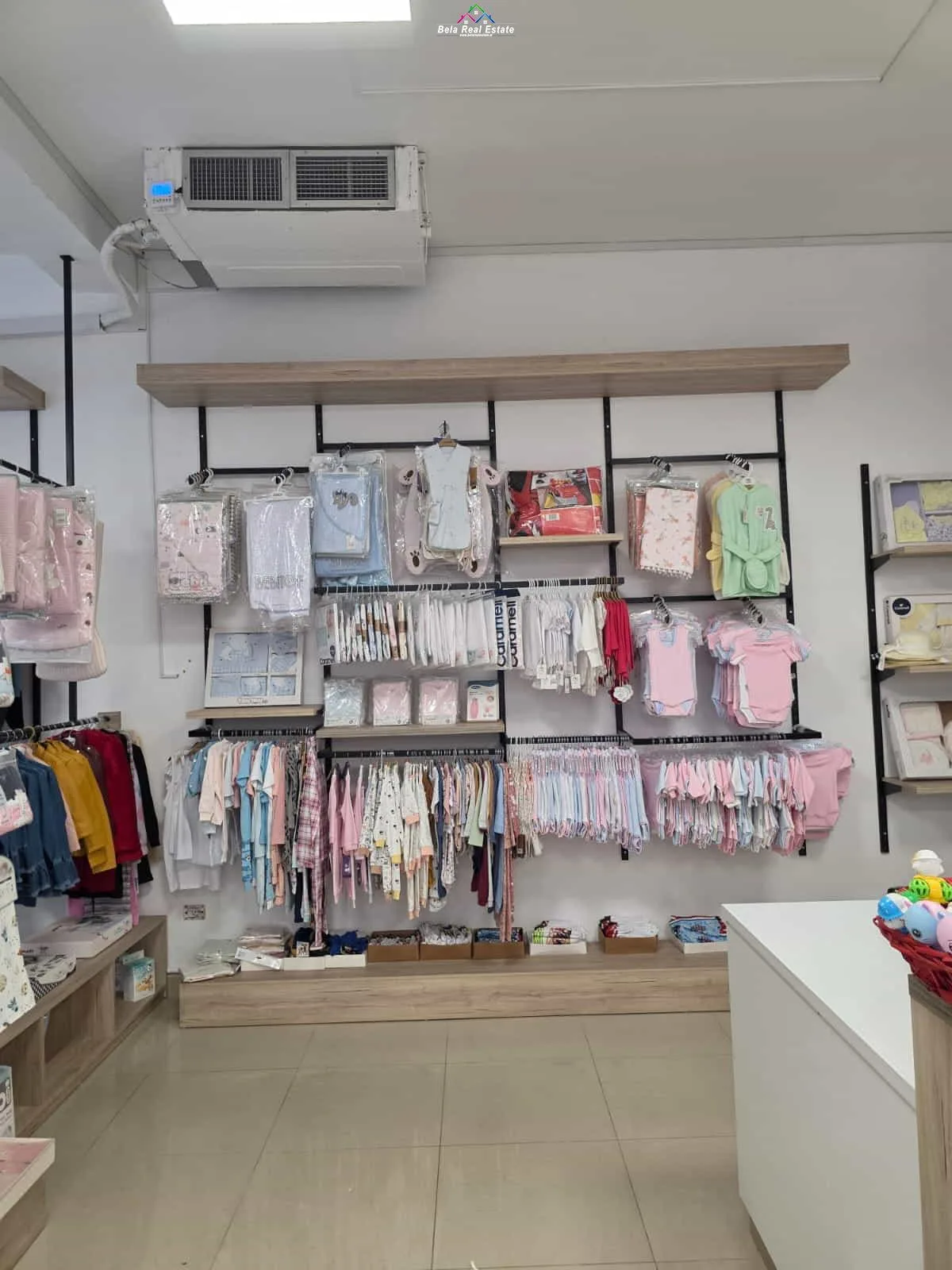 Shitje Biznesi Butik Rrobash Ne Astir (ID BSHB174) Tirane