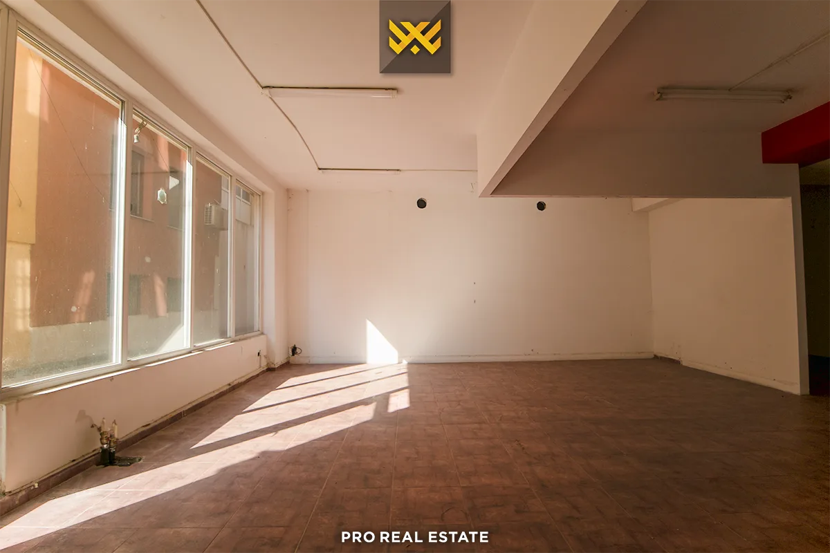 Lokal 160m² me #QIRA në Qendër.