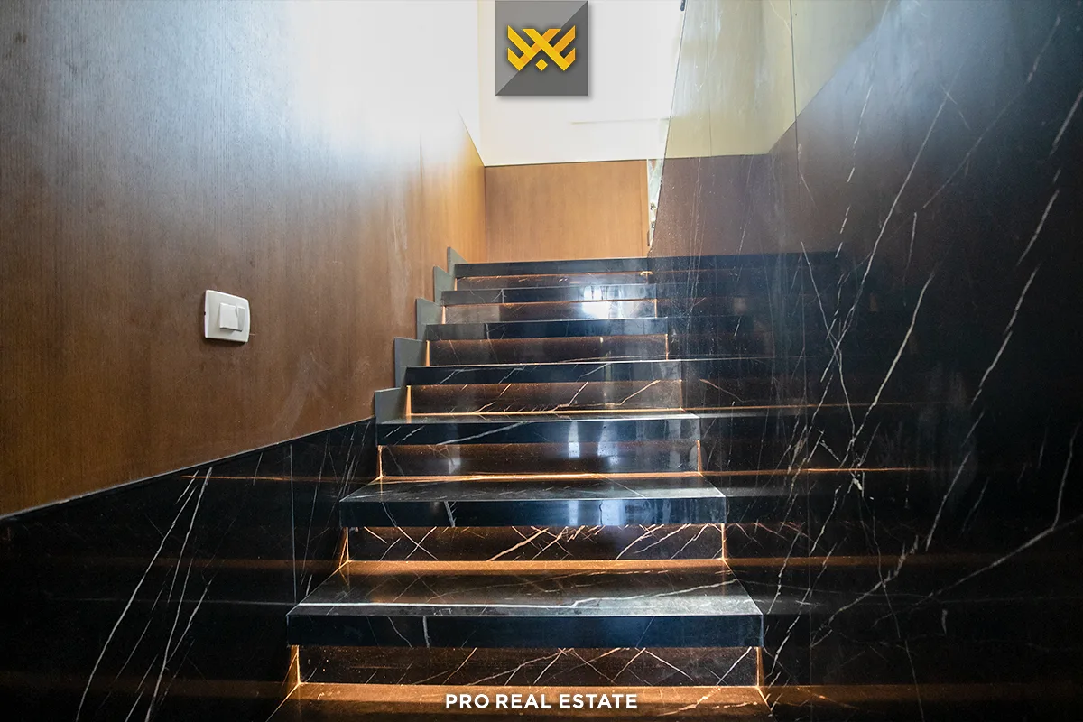 Shtëpi 237m² për #SHITJE në Lagjen Hana