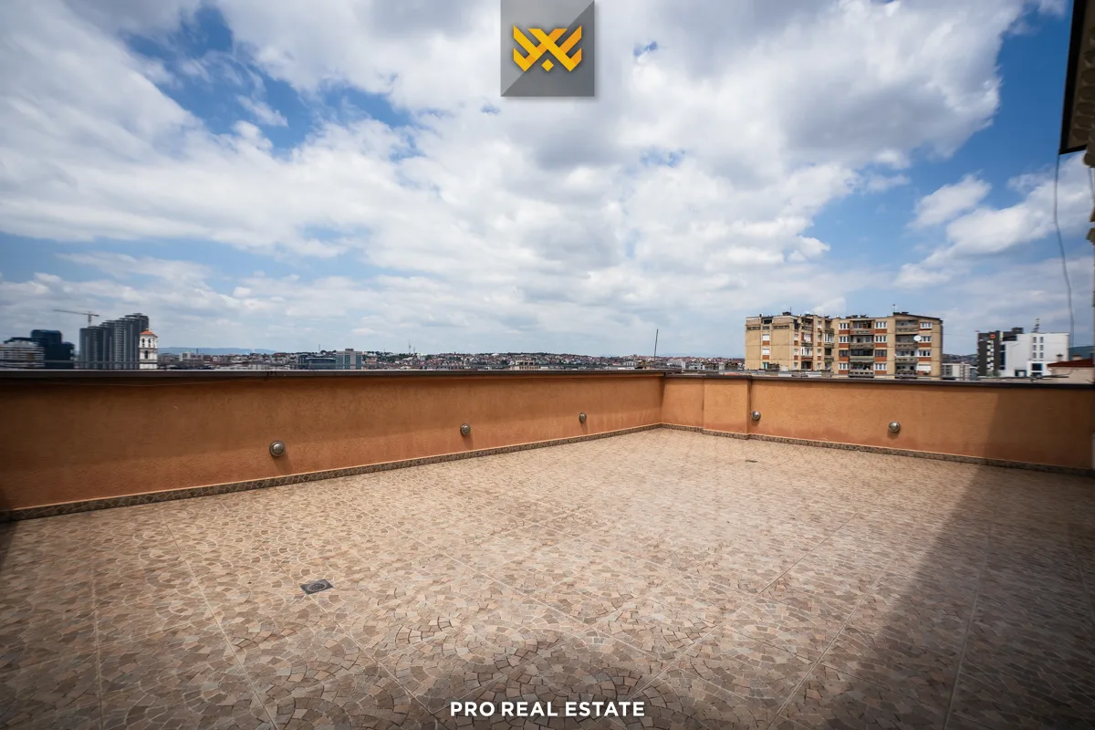 Objekt 2900m² me #QIRA në Aktash