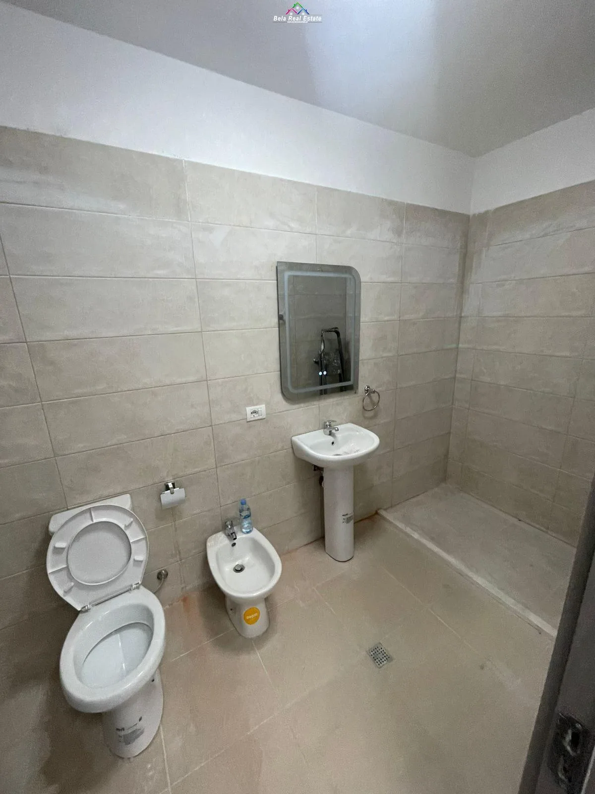 Apartament Me Qera 3+1 tek 5 Maji ( ID B230173) Tirane​