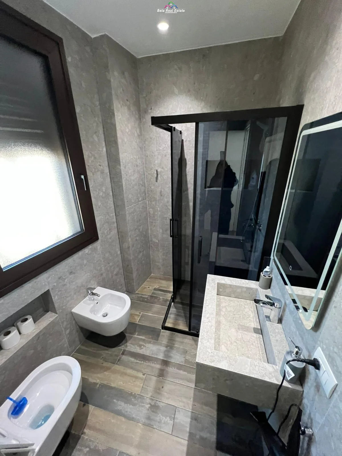 Apartament/Dublex 2+1+2 Me Qera Tek Rruga e Barrikadave (ID B2201649) Tirane