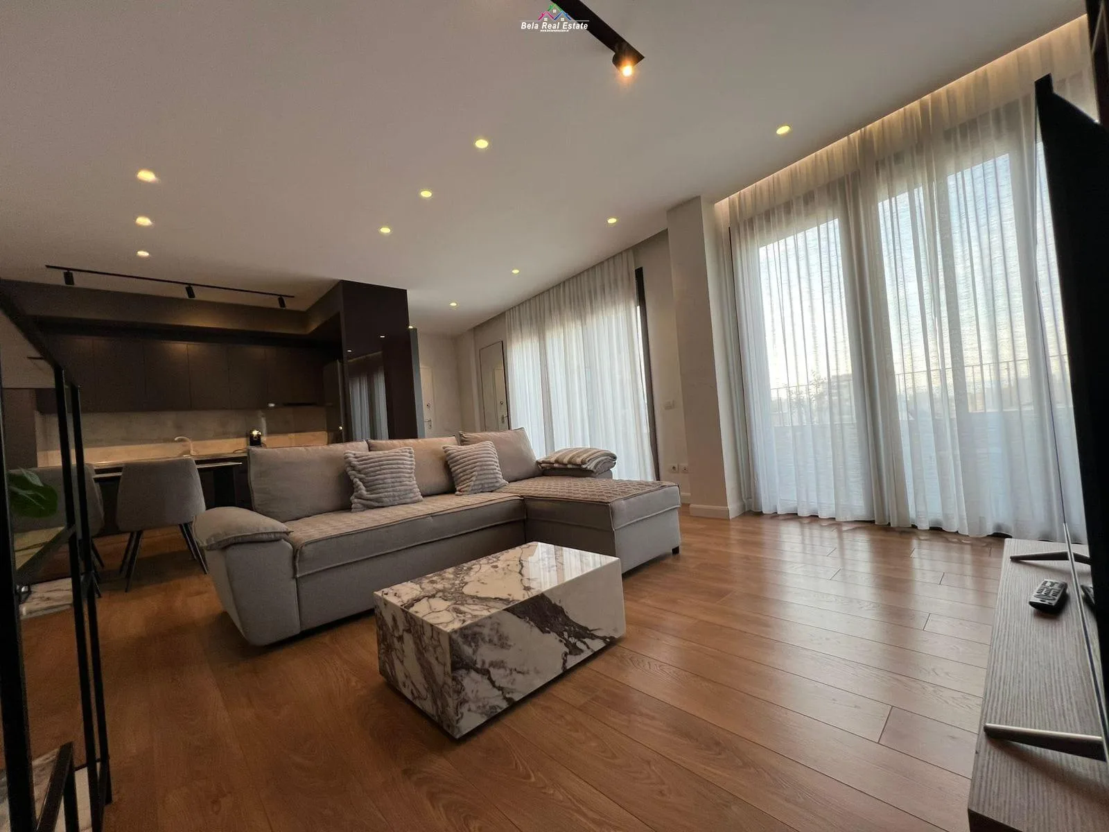 Apartament/Dublex 2+1+2 Me Qera Tek Rruga e Barrikadave (ID B2201649) Tirane