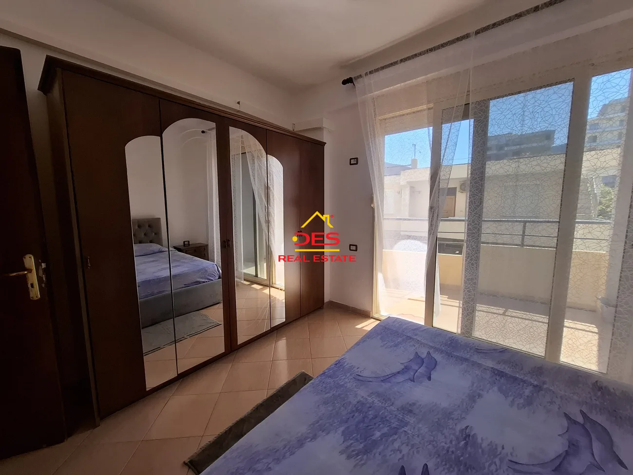 Jepet me qira apartament 2+1 pranë hotel chic lungomare ,vlorë