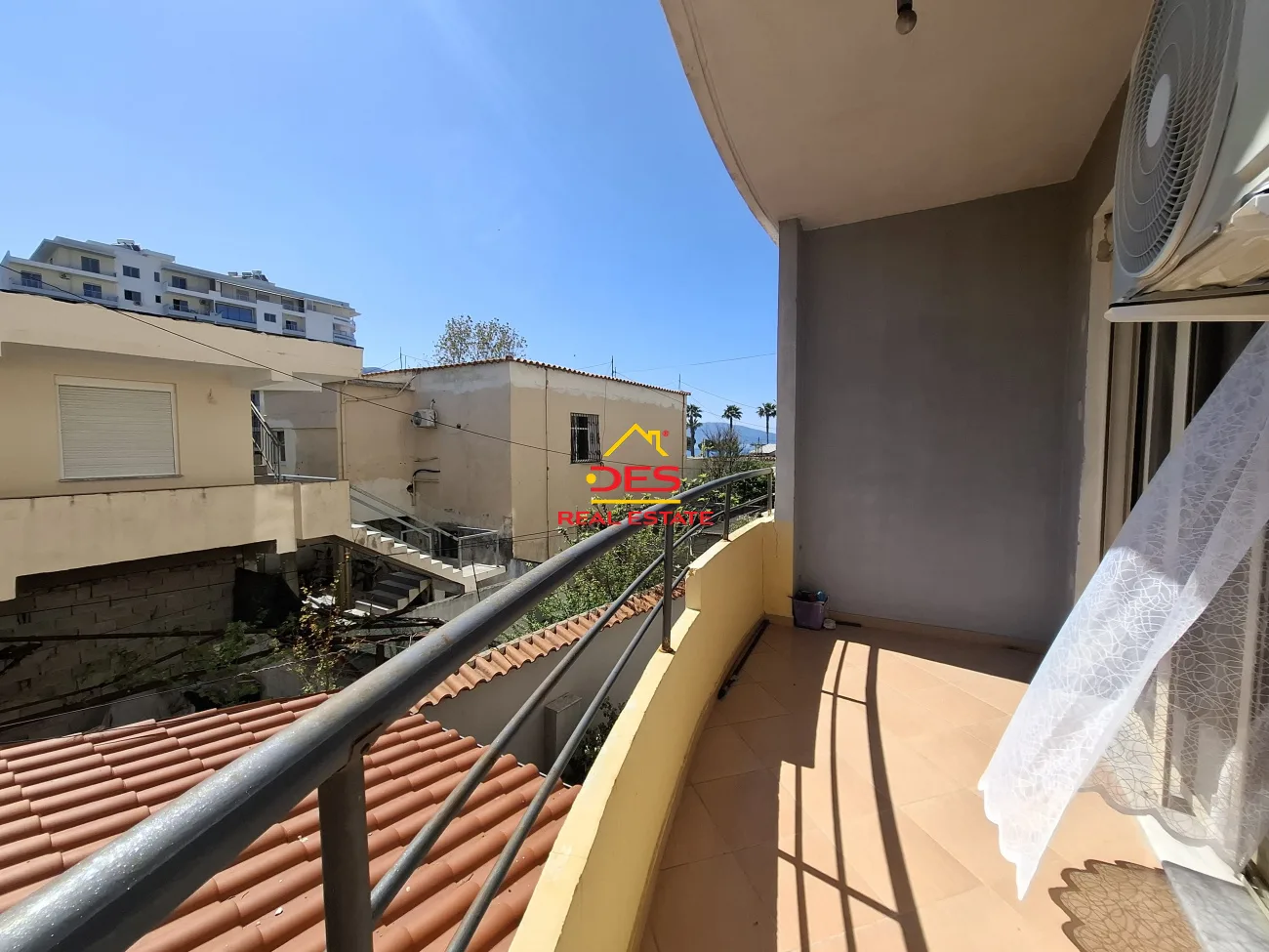 Jepet me qira apartament 2+1 pranë hotel chic lungomare ,vlorë