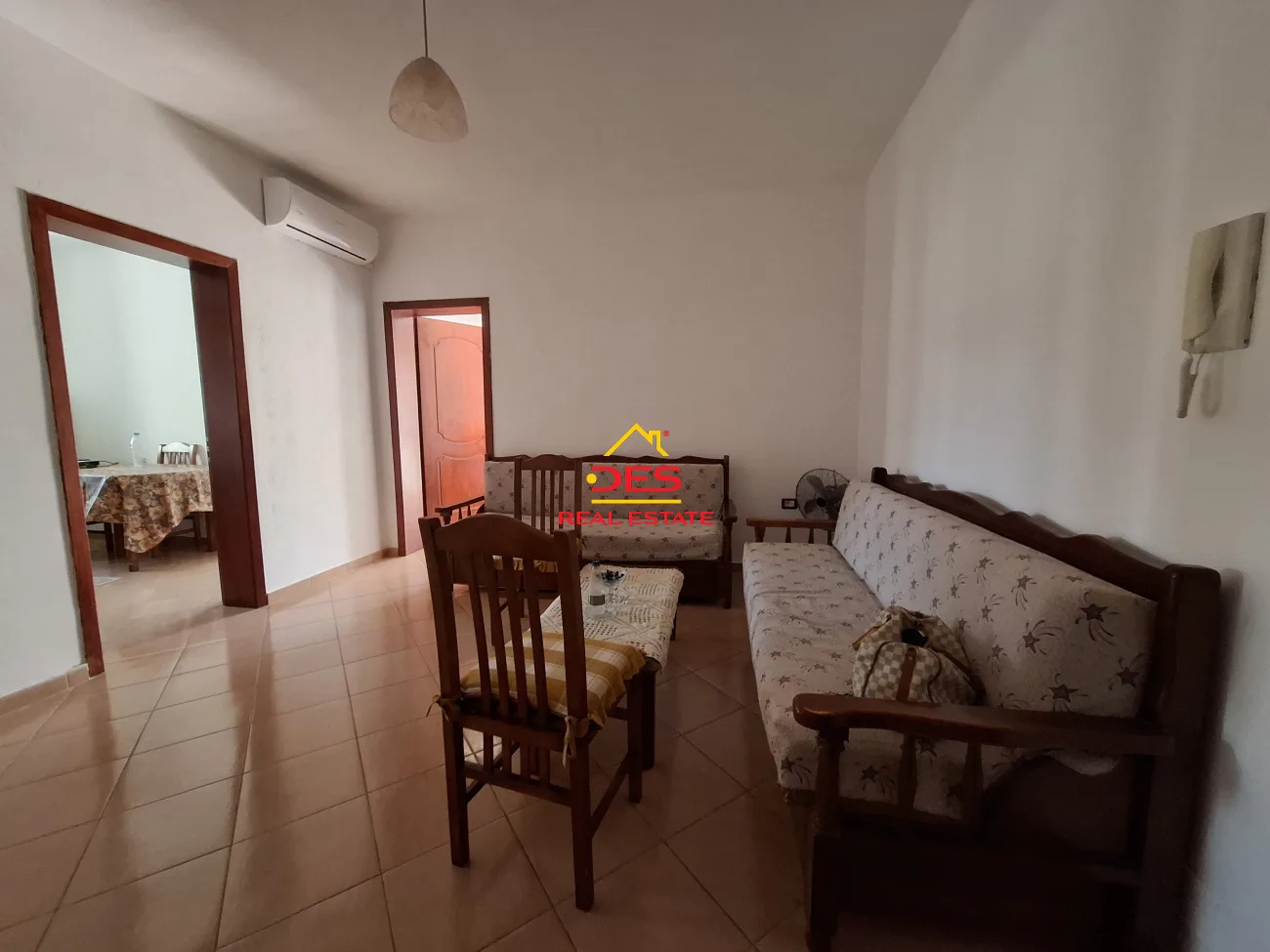 Jepet me qira apartament 2+1 pranë hotel chic lungomare ,vlorë