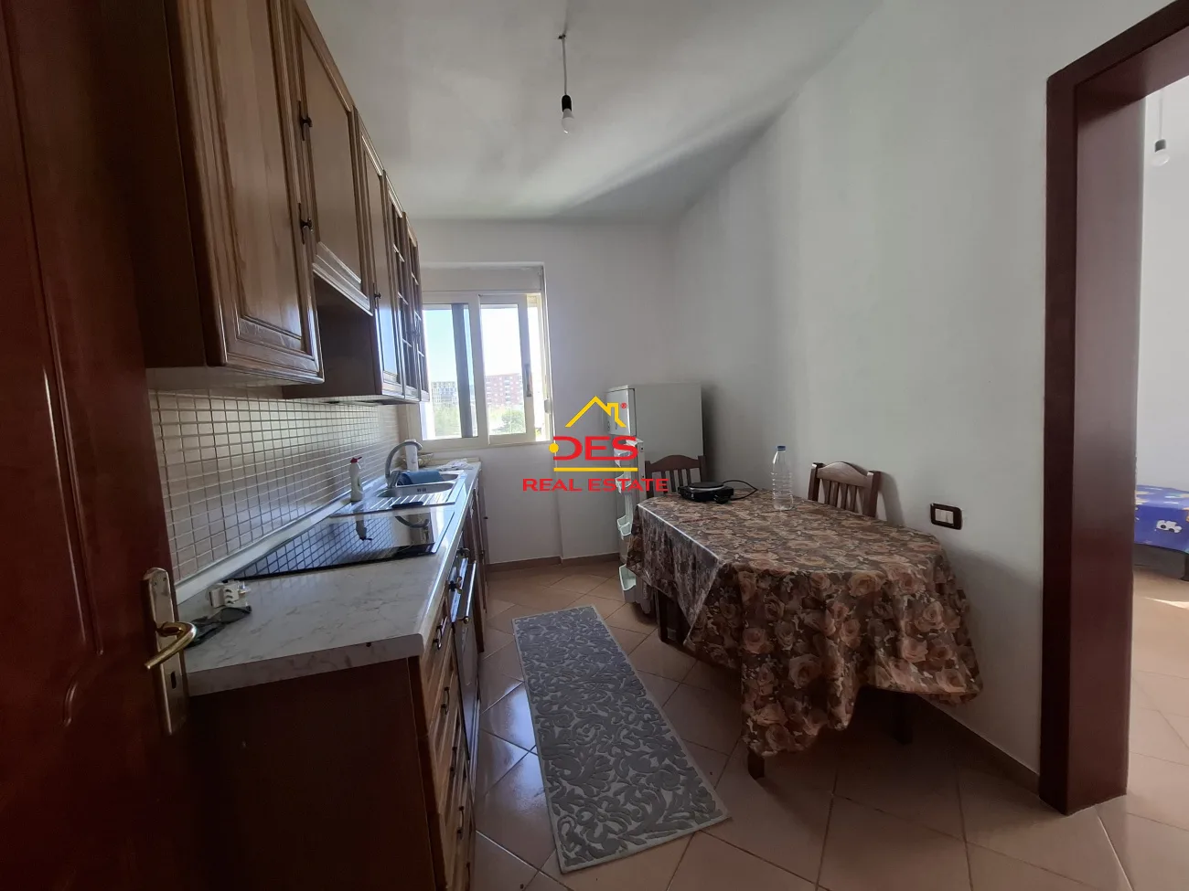 Jepet me qira apartament 2+1 pranë hotel chic lungomare ,vlorë
