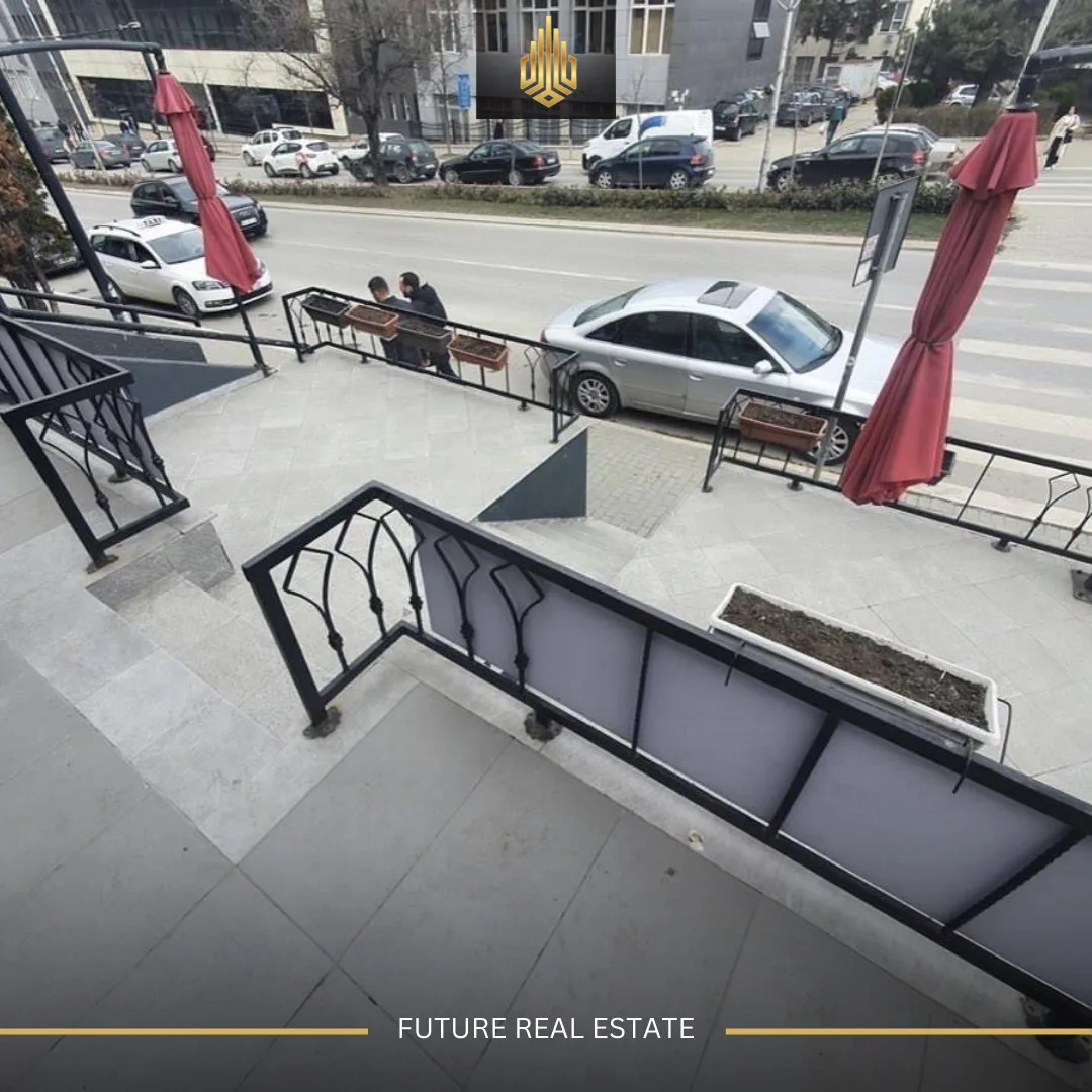 Lokal me QERA/50m²