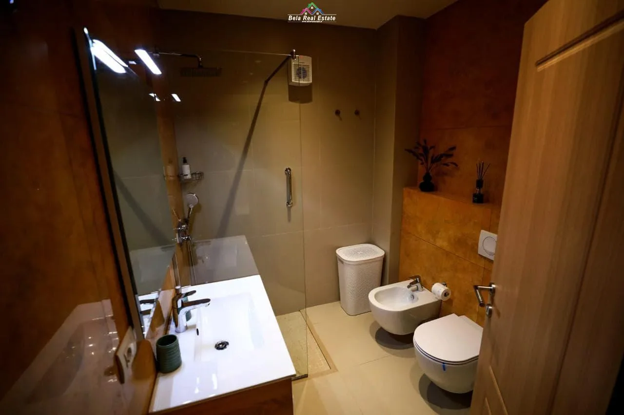 Apartament Me Qera 2+1 Tek Shallvaret (ID B2201116) Tirane.