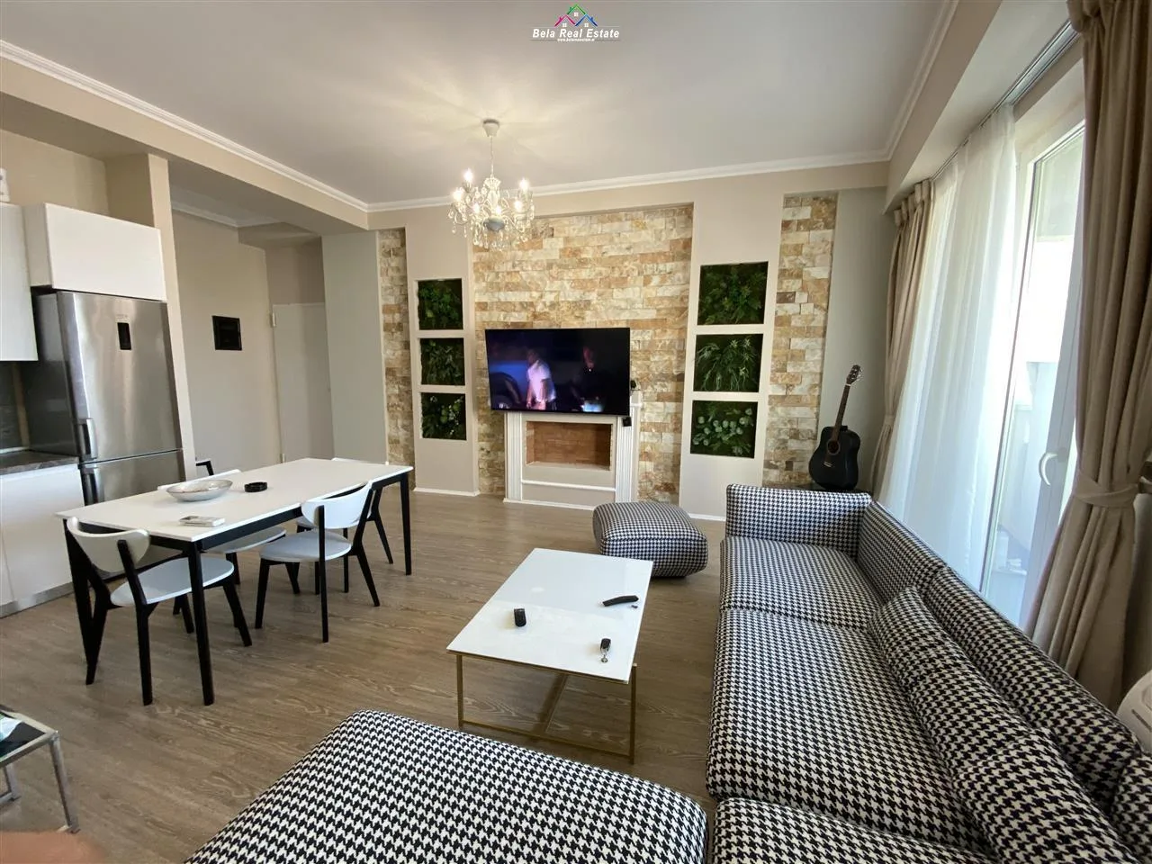 Shitet Apartament 2+1 tek 21 Dhjetori (ID B120400) Tirane