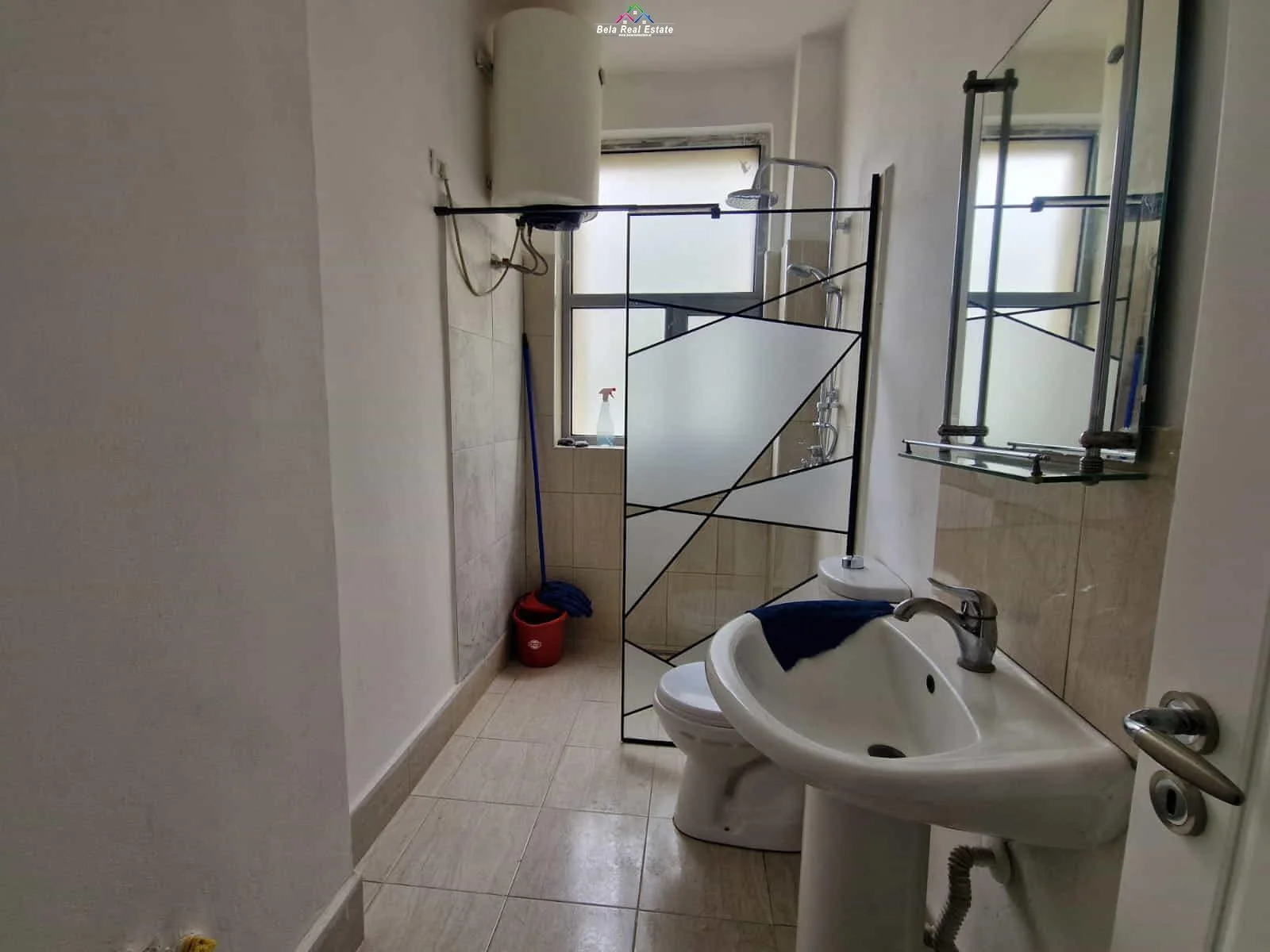 Apartament Me Qera 2+1 Tek Zogu i Zi  ( ID B221420) Tirane