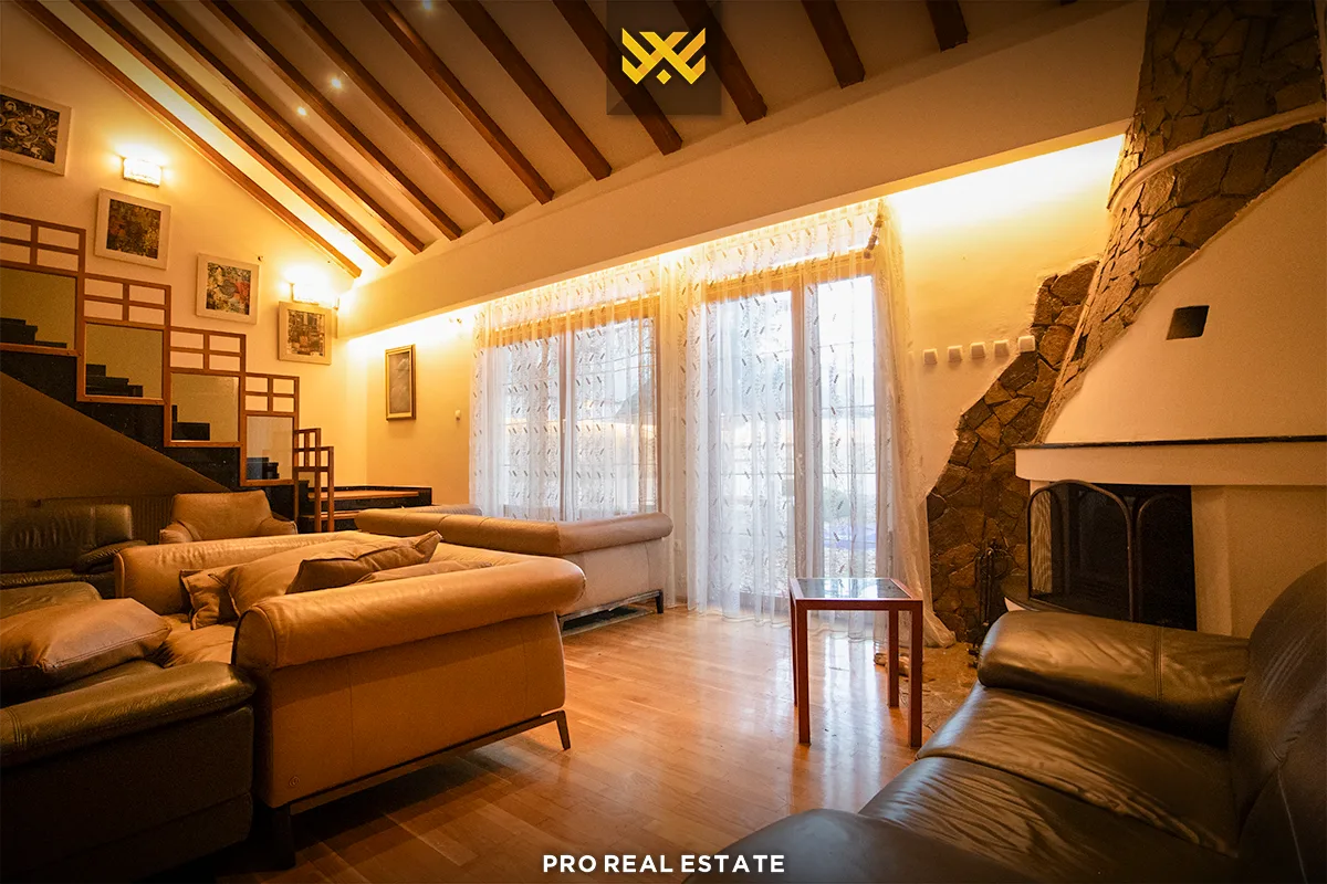 Shtëpi - Zyrë 450m² me #QIRA në Pejton.