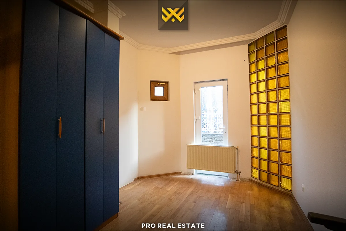 Shtëpi - Zyrë 450m² me #QIRA në Pejton.