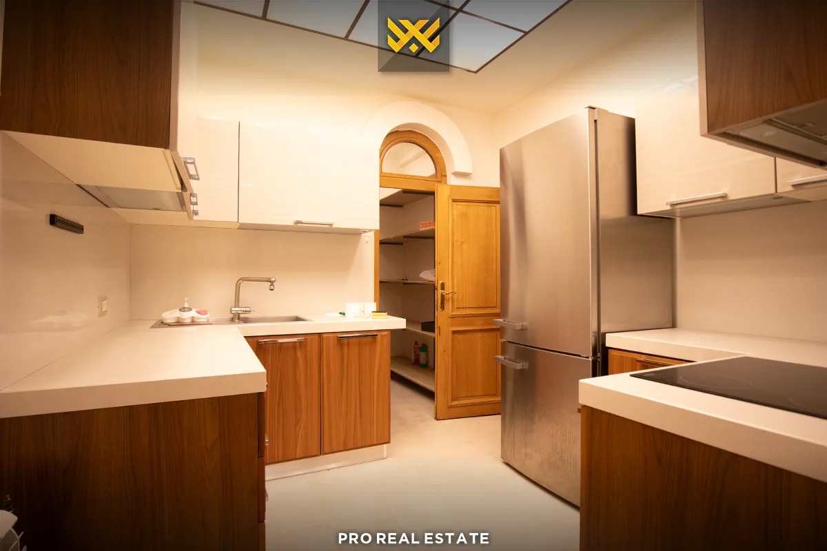 Shtëpi - Zyrë 450m² me #QIRA në Pejton.