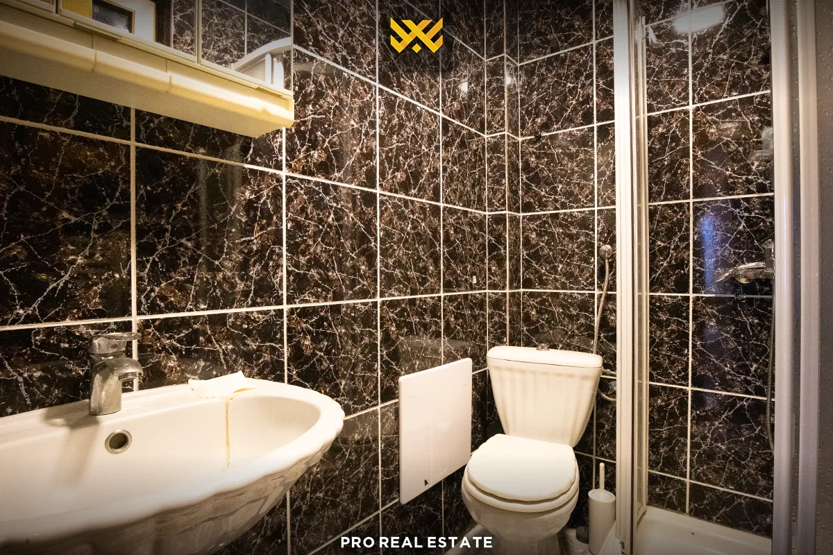 Shtëpi - Zyrë 450m² me #QIRA në Pejton.