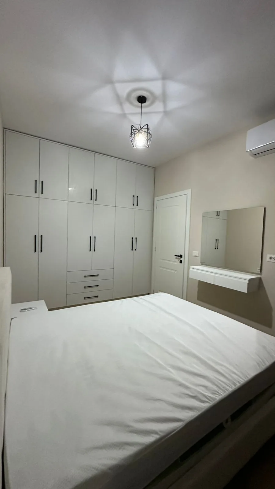 Apartament Me Qera 1+1+Post Parkimi Tek 5 Maji (ID B2101235) Tirane